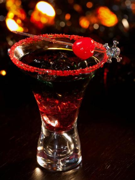 Original_Andrea-Correale-Halloween-Cocktails-Black-Widow-Shot_v.jpg.rend.hgtvcom.616.822